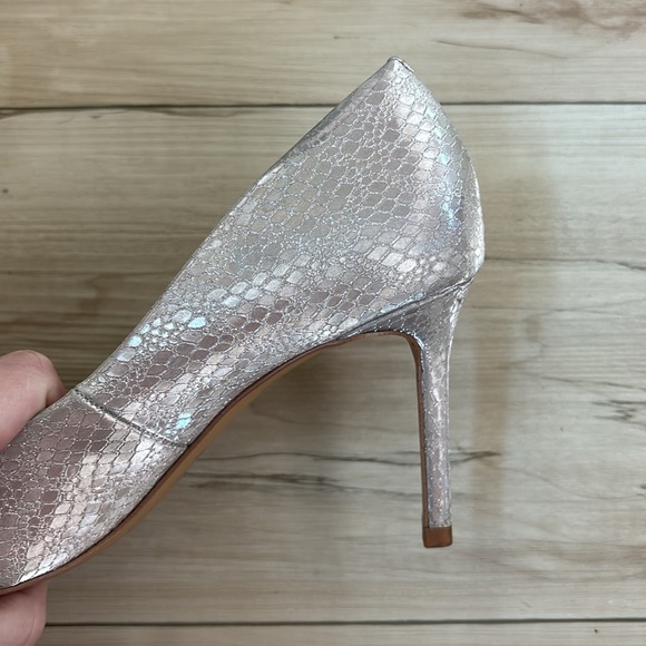 Selling because they are a tad too small - Picture 3 of 4